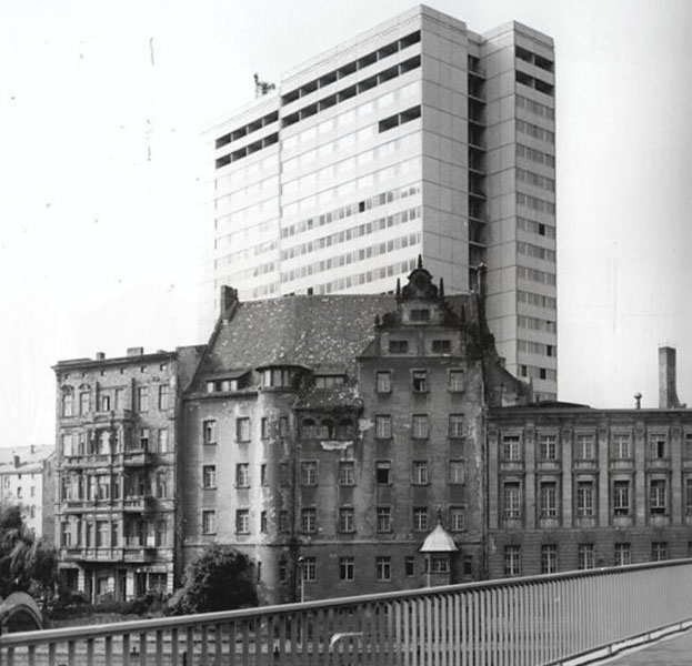 1962